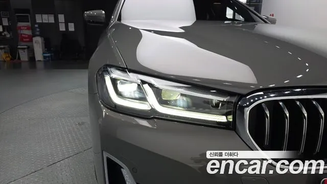 BMW 5-Series — Фото автомобиля 17