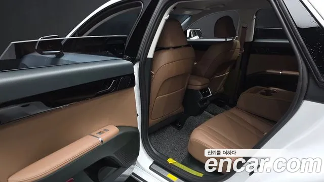 Hyundai Grandeur Grandeur (GN7) 2.5 Бензин 2WD — Фото автомобиля 6