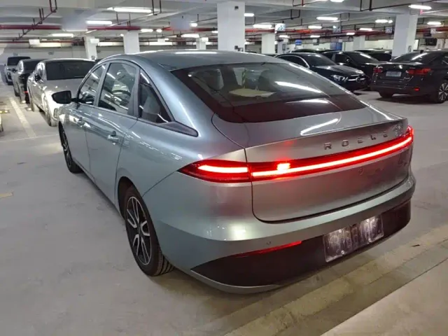 Roewe D6 — Фото автомобиля 4