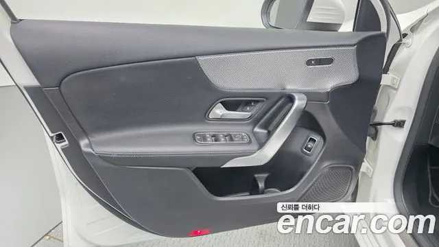 Mercedes-Benz A-Class — Фото автомобиля 24