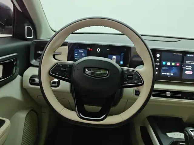 Geely ICON — Фото автомобиля 15