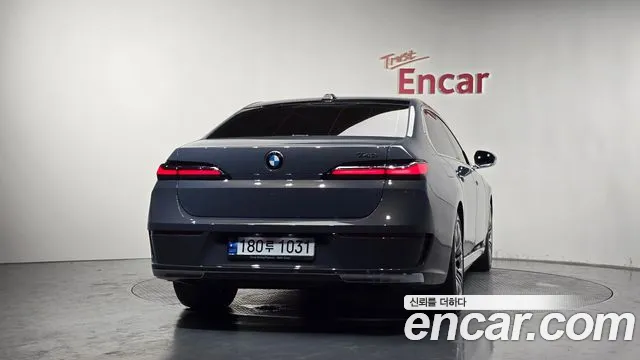 BMW 7 Series G70 — Фото автомобиля 4