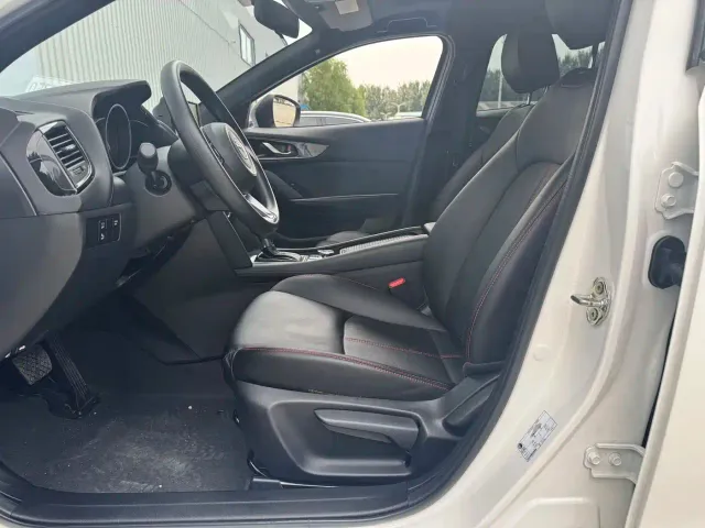 Mazda CX-4 — Фото автомобиля 14