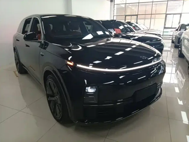 Li Auto L7 — Фото автомобиля 3