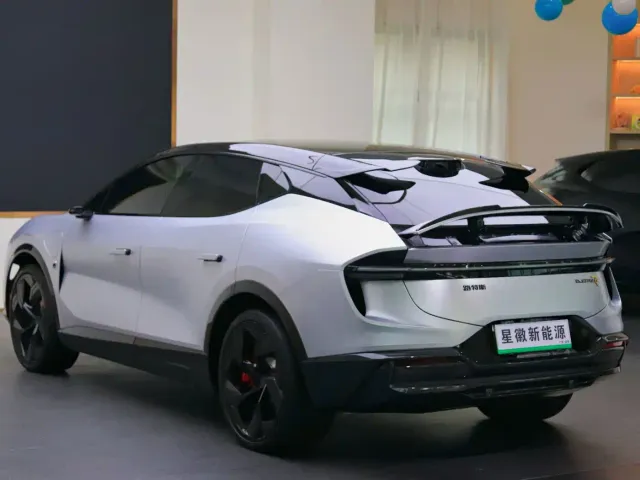 Lotus Eletre — Фото автомобиля 24