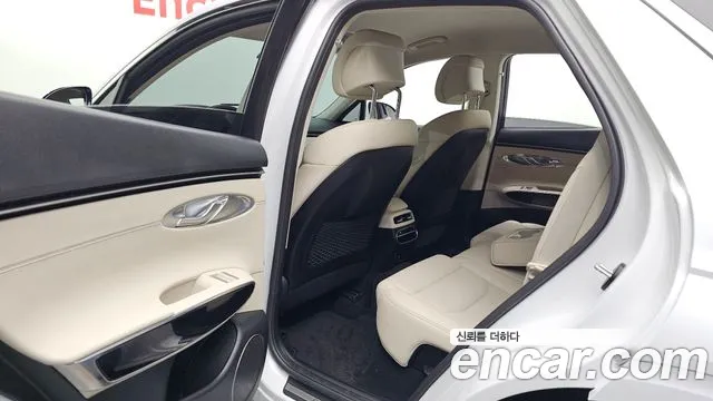 Genesis GV70 — Фото автомобиля 16