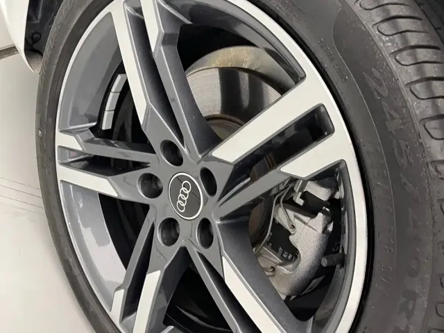 Audi Audi A4L 2022 40 TFSI Luxury Dynamic — Фото автомобиля 12