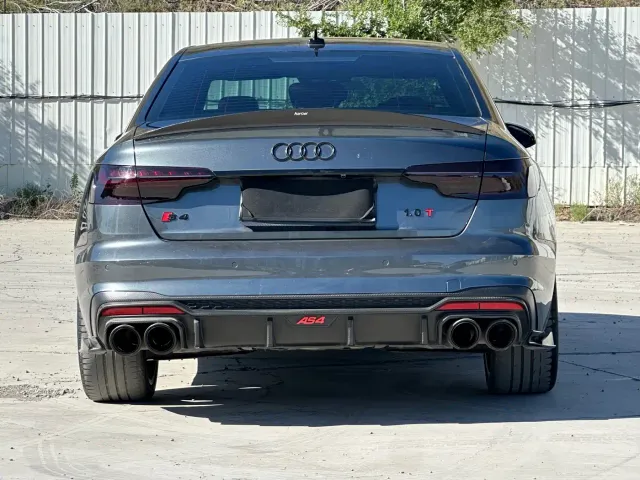 Audi S4 — Фото автомобиля 8