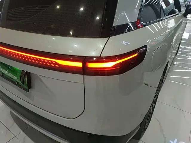 Xpeng G9 — Фото автомобиля 7