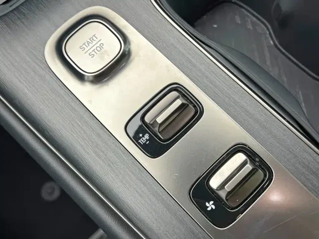 Xiaomi SU7 — Фото автомобиля 22
