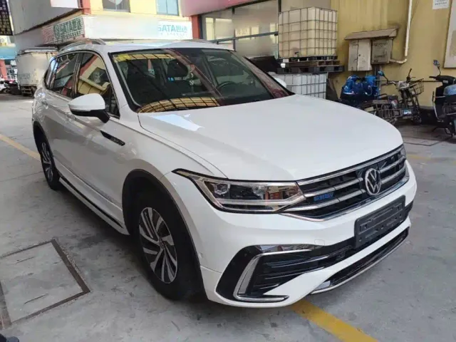 Volkswagen Tiguan L PHEV — Фото автомобиля 3