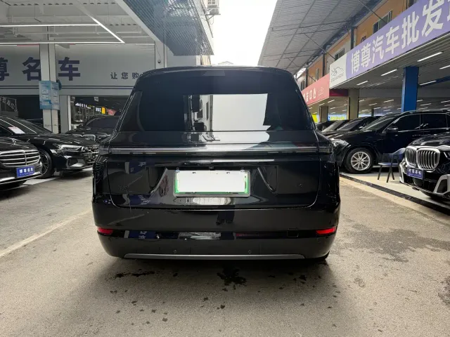 Li Auto L9 — Фото автомобиля 22