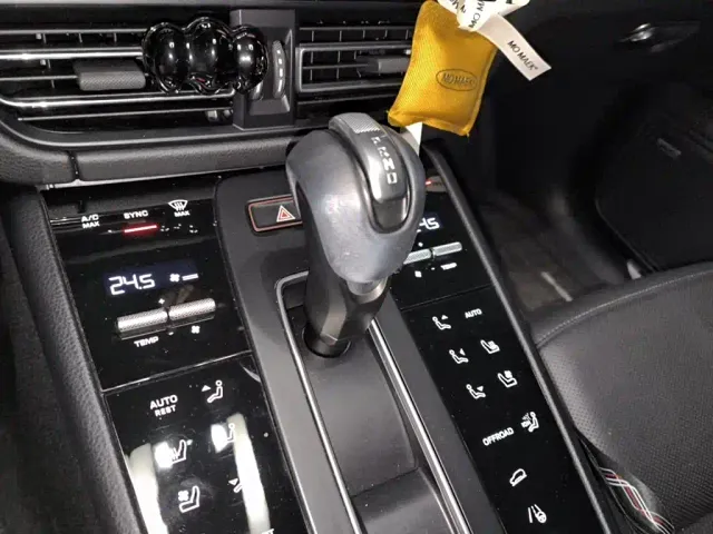 Porsche Macan — Фото автомобиля 15