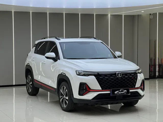 Changan CS35 Plus — Фото автомобиля 3