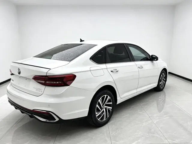 Volkswagen Lavida — Фото автомобиля 3
