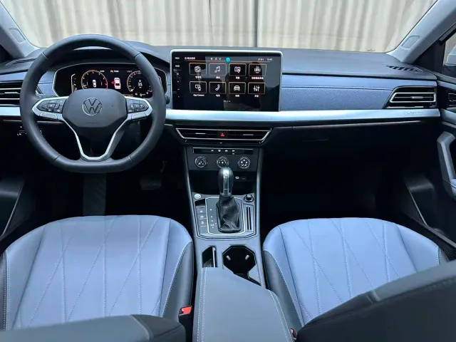 Volkswagen Lavida — Фото автомобиля 12
