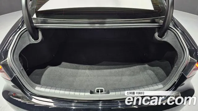 Hyundai Grandeur — Фото автомобиля 16