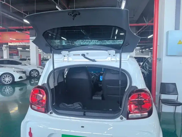 Roewe Clever — Фото автомобиля 18