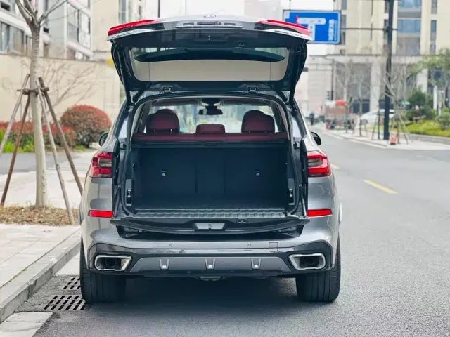 BMW X5 — Фото автомобиля 6