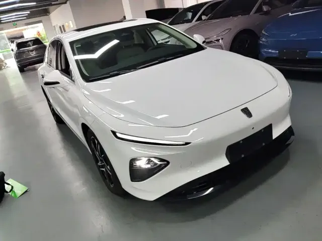 Roewe D7 — Фото автомобиля 3