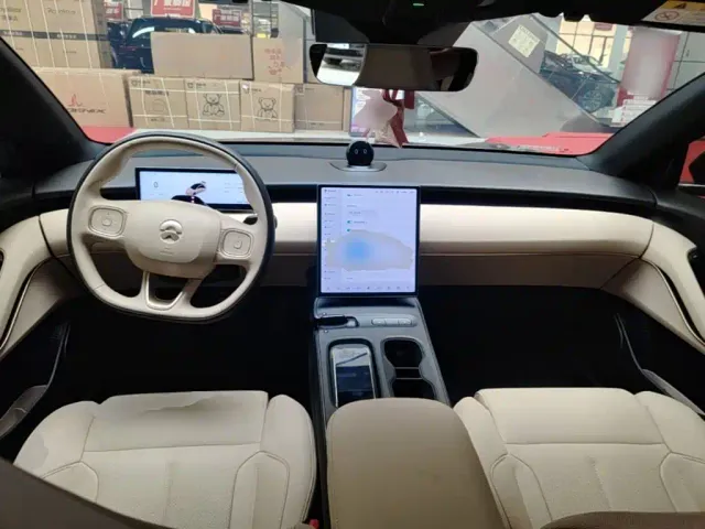 NIO NIO ET5 2024 75kWh — Фото автомобиля 9