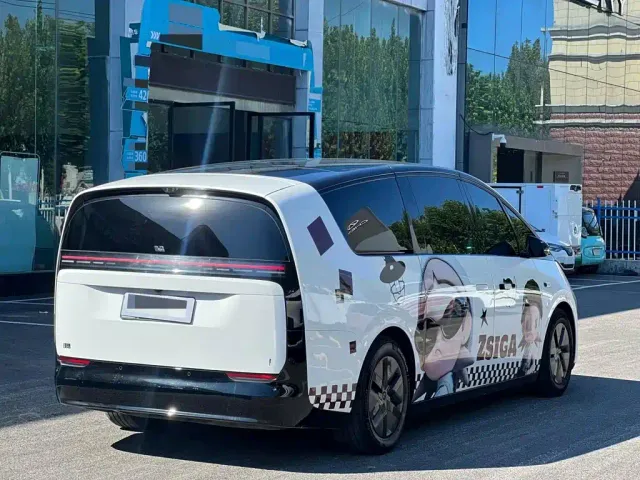 Li Auto MEGA — Фото автомобиля 3
