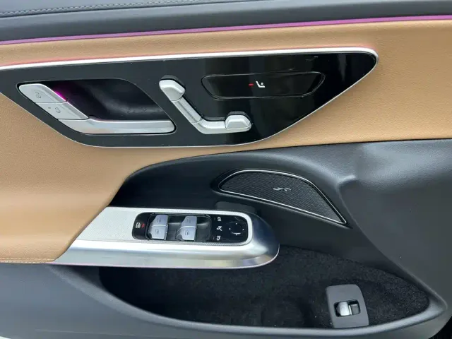 Mercedes-Benz E-Class — Фото автомобиля 17
