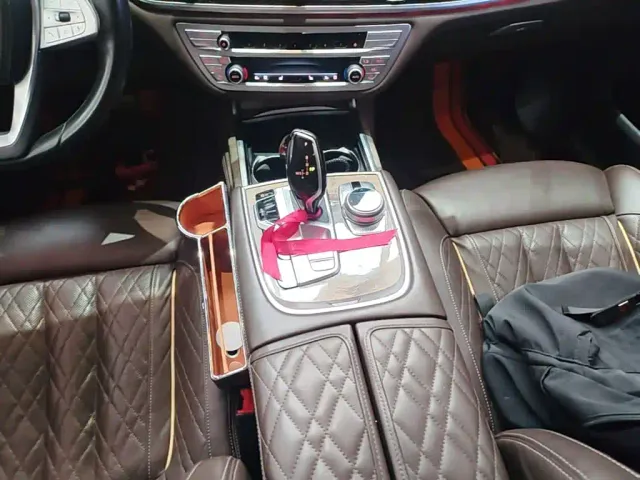 BMW 7 Series — Фото автомобиля 13
