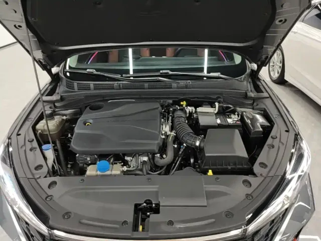 Changan Eado — Фото автомобиля 18