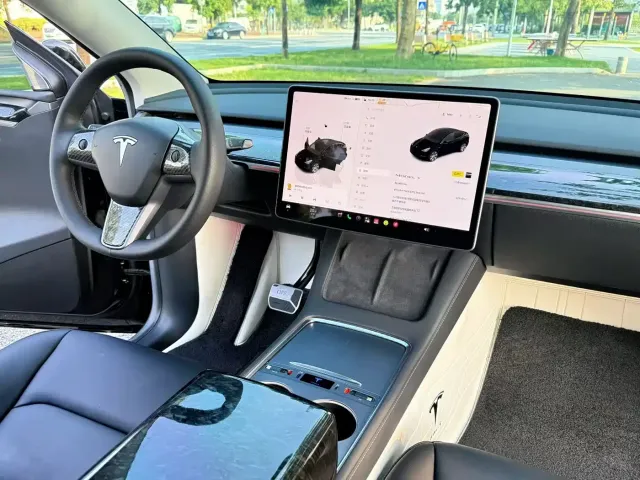 Tesla Model Y — Фото автомобиля 7