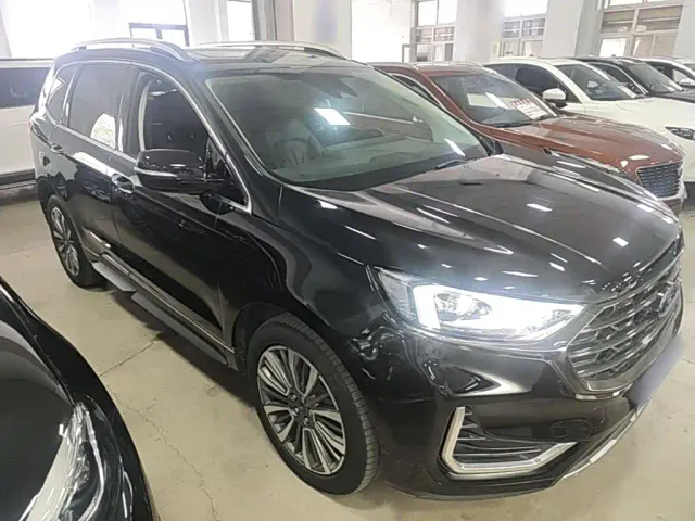 Ford Edge — Фото автомобиля 3