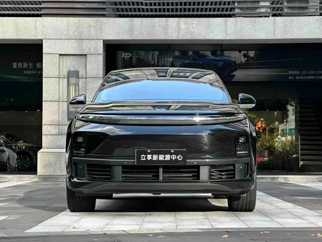 Li Auto L7 — Фото автомобиля 3