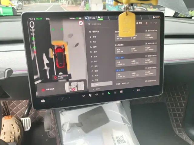 Tesla Model Y — Фото автомобиля 9