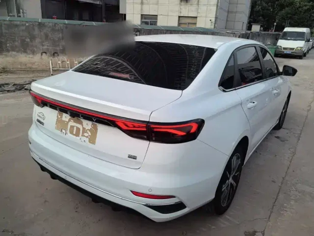 Geely Emgrand — Фото автомобиля 6