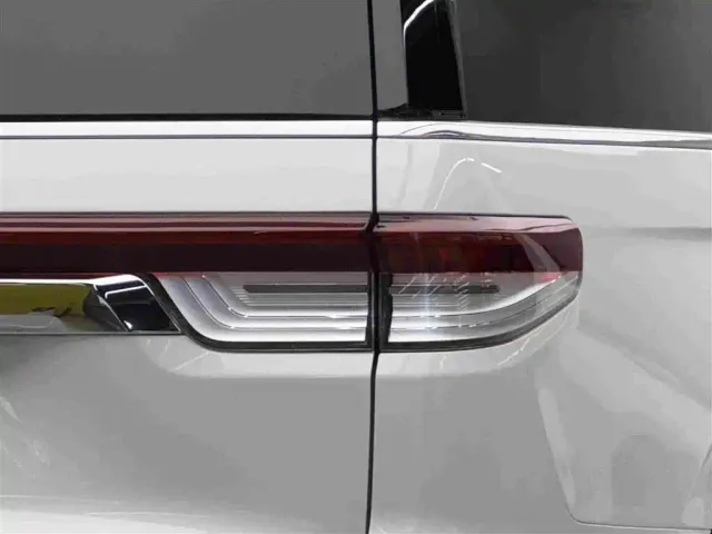 Lincoln Navigator — Фото автомобиля 6