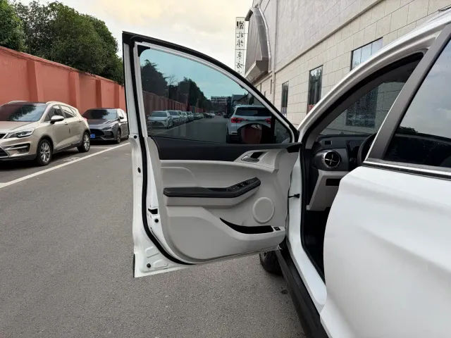 BYD Yuan Pro — Фото автомобиля 18