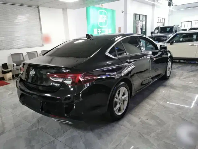 Buick Regal — Фото автомобиля 6