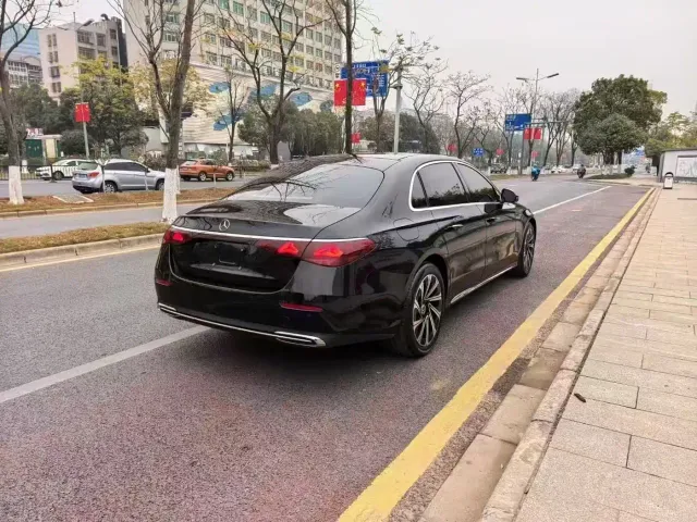 Mercedes-Benz E-Class — Фото автомобиля 7