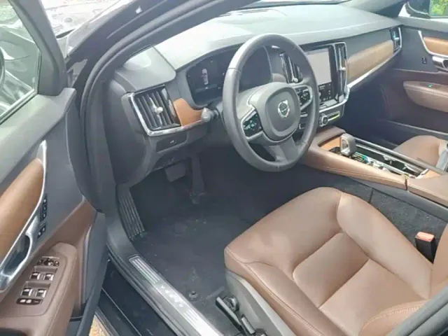 Volvo S90 — Фото автомобиля 15
