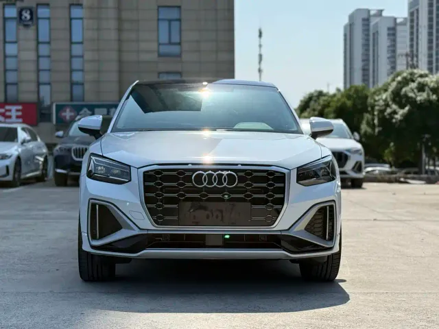 Audi Q2L — Фото автомобиля 2