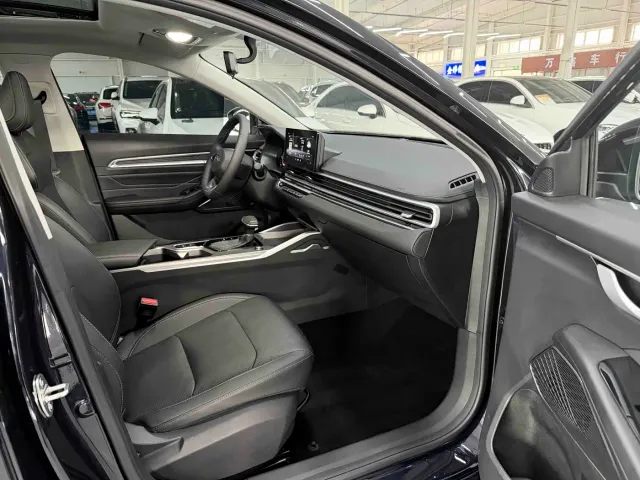 Geely Emgrand — Фото автомобиля 17