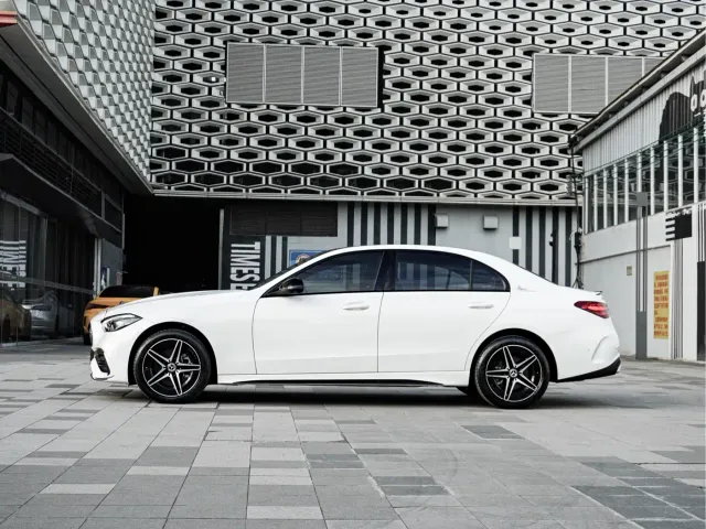 Mercedes-Benz C-Class — Фото автомобиля 2