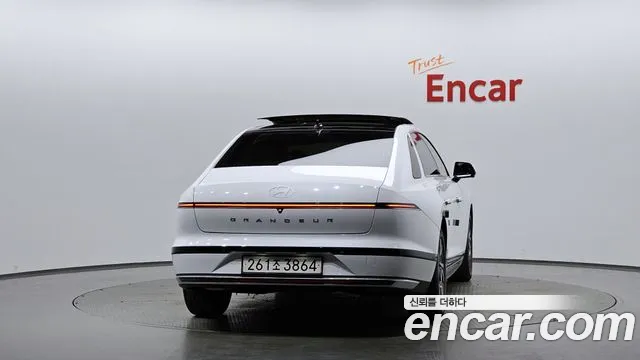 Hyundai Grandeur — Фото автомобиля 2