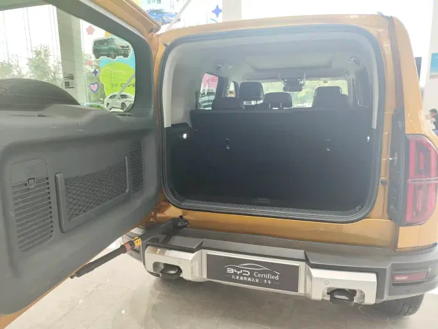 BYD FangChengBao Leopard 5 — Фото автомобиля 15