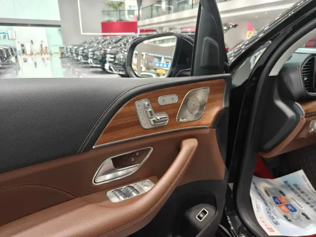 Mercedes-Benz GLE-Class — Фото автомобиля 8