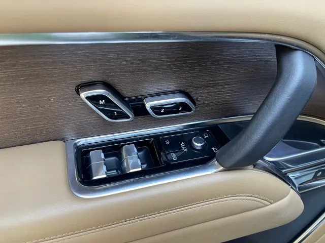 Land Rover Range Rover — Фото автомобиля 16