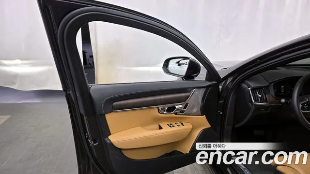 Вольво S90 — Фото автомобиля 21