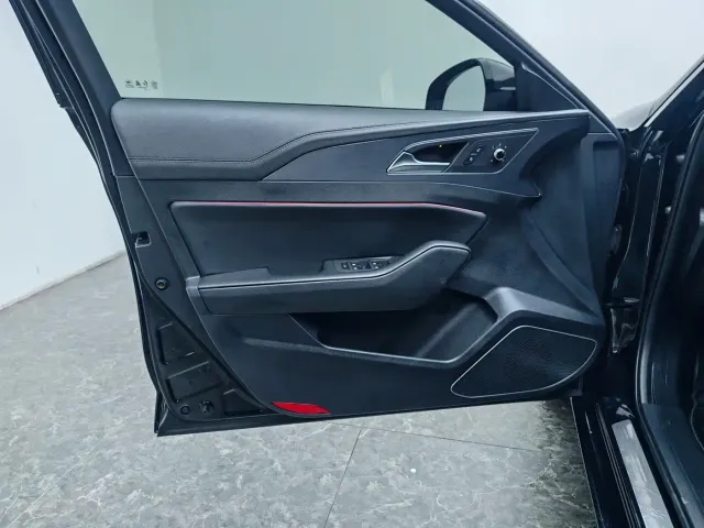 Hongqi H5 — Фото автомобиля 19