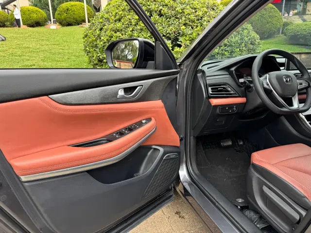 Changan CS75 — Фото автомобиля 16