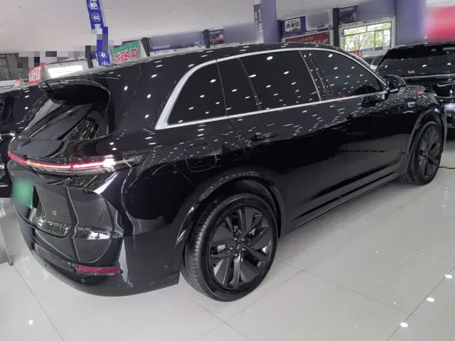 Li Auto L7 — Фото автомобиля 6